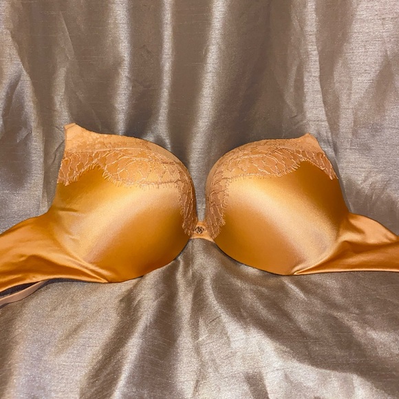 ❌SOLD❌ Victoria’s Secret Push-up Bras - Picture 4 of 10